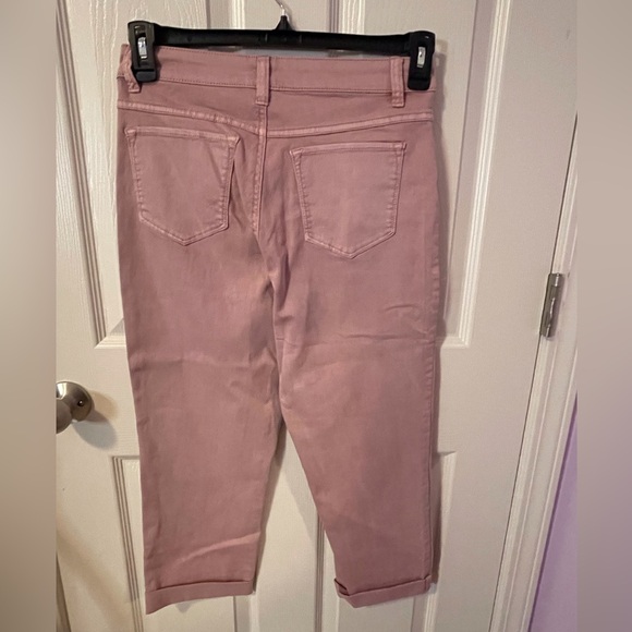 NWOT Tribal Jeans crop straight in a gorgeous dusty rose
Size 6 - Picture 2 of 7